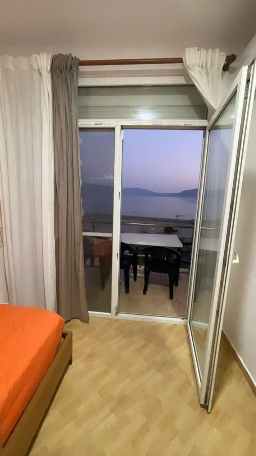 Relax Rental Vlorë Exteriör bild