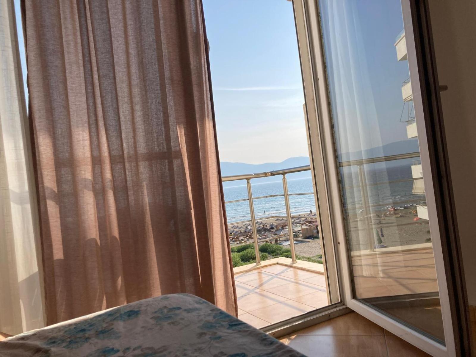 Relax Rental Vlorë Exteriör bild